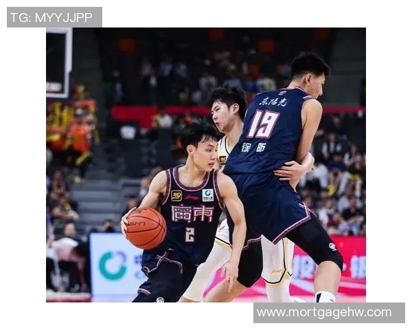 徐杰带领球队高效组织进攻展现战术智慧与团队配合的精彩瞬间