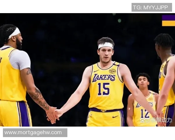 湖人队强势回归，三连胜掀起新赛季浪潮